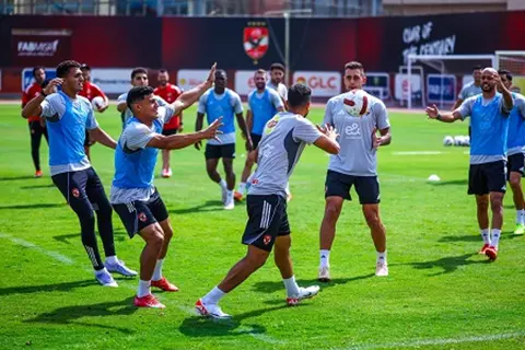 "تعديل موعد التدريبات وإصابة ياسر إبراهيم".. يلا كورة يكشف استعدادات الأهلي لمواجهة فاركو